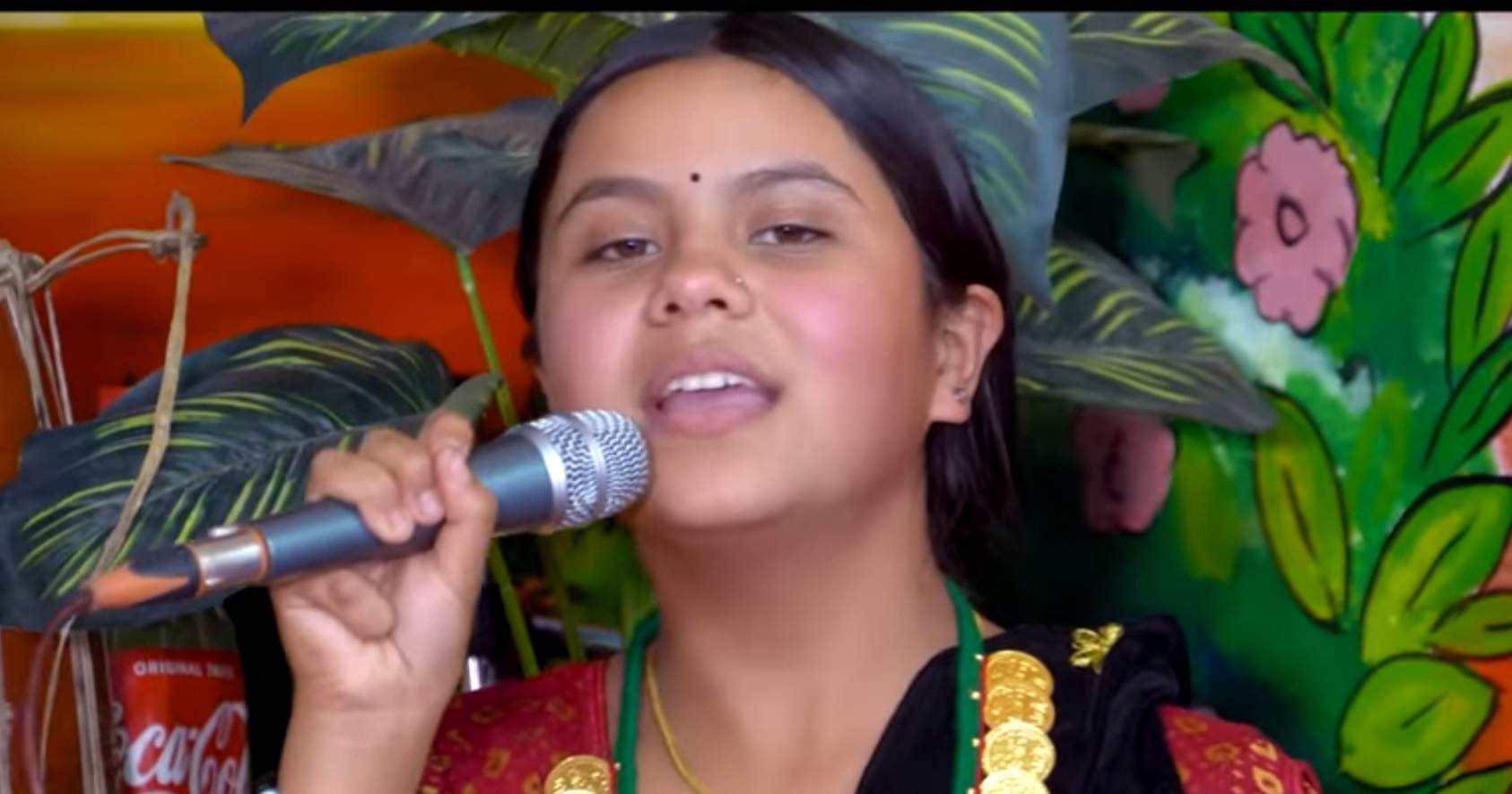 कमलाको गीत विवादमा,समीक्षालाई चोट दिएको भन्दै आराेप