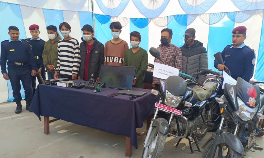 बहुमूल्य मूर्ति चोरी गर्ने सात जना पक्राउ