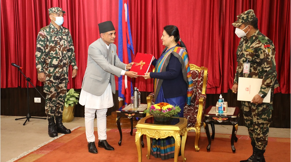 राष्ट्रपति भण्डारीसमक्ष वार्षिक प्रतिवेदन पेस