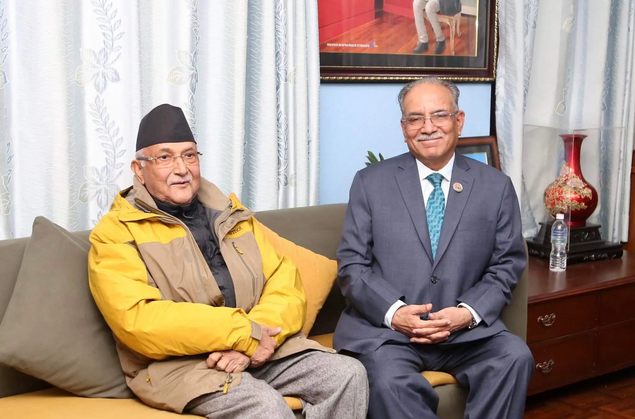 के ओलीलाई प्रचण्डले धोका दिन लागेका हुन ?