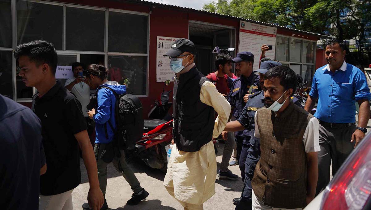 ललिता निवास जग्गा प्रकरण- पक्राउ परेकालाई जिल्ला सरकारी वकिल कार्यालय लगियो