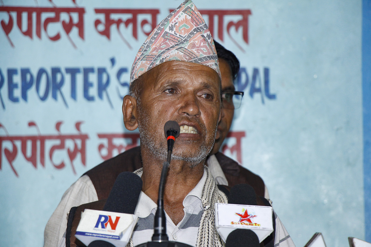 केन्द्रीय कारागारभित्र अवैध क्रियाकलाप,सूचना चुहाएको  भन्दै कैदी छोरा सम्पर्कविहीन-बुवा मिडियामा (भिडिओसहित)