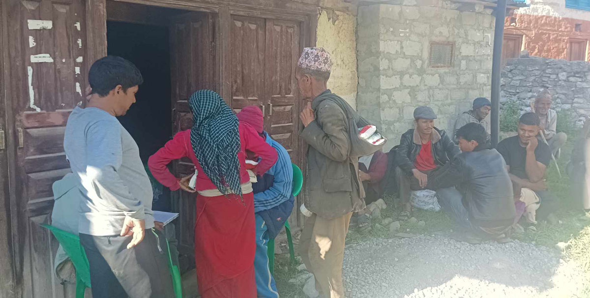 नागरिकले तोडफोड गरेपछि जुम्लामा वडाबाटै नुन वितरण