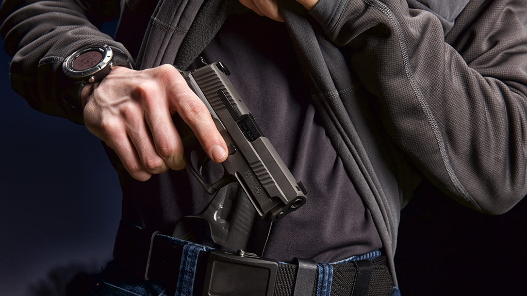 विवाद बढ्दै गएपछि महोत्तरीको रामगोपालपुर–१ मा गोली चल्दा एक जना घाइते