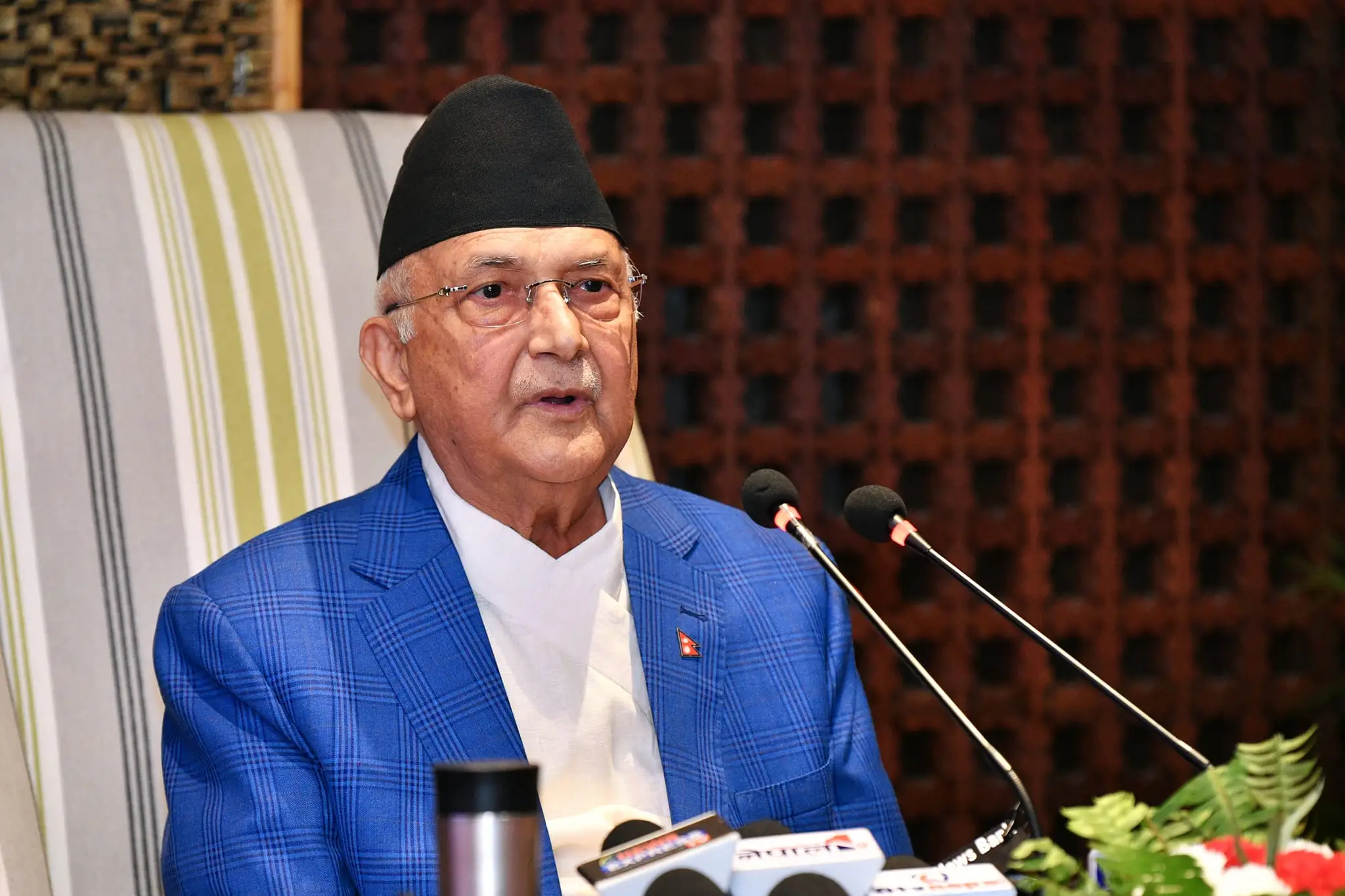 एमालेलाई मार्न बनाएको डोरी काटिदियौं : अध्यक्ष ओली