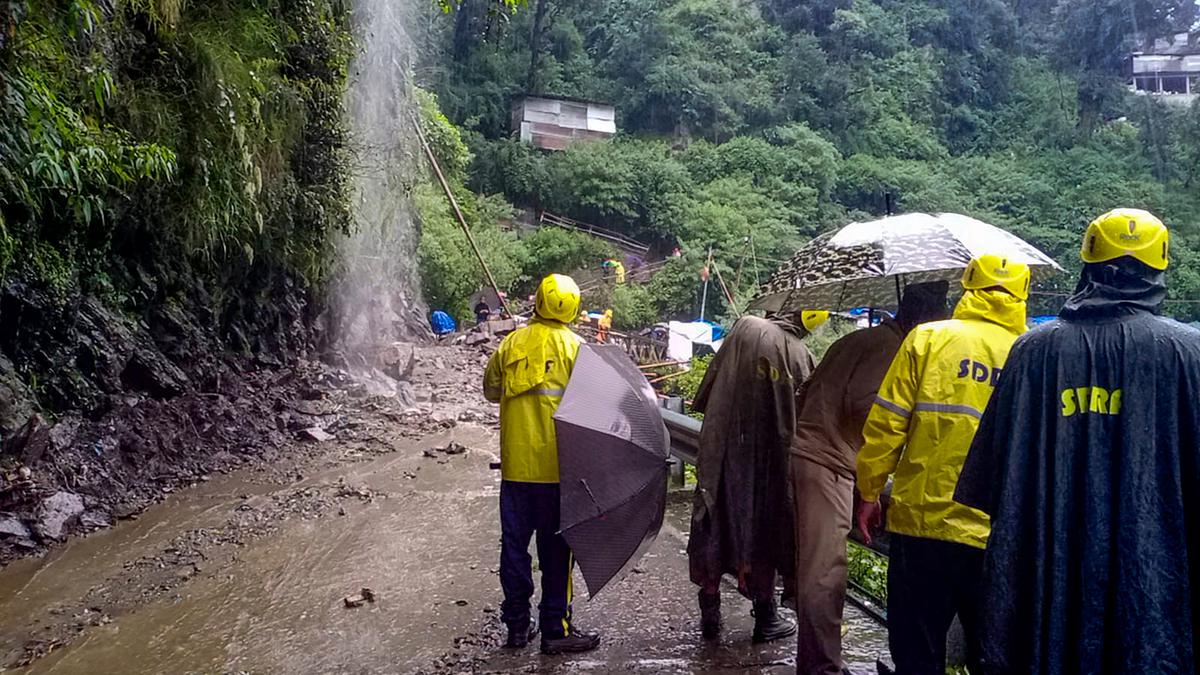 भारतको उत्तराखण्ड पहिरोमा परी बेपत्ता तीन नेपालीको पहिचान खुल्यो