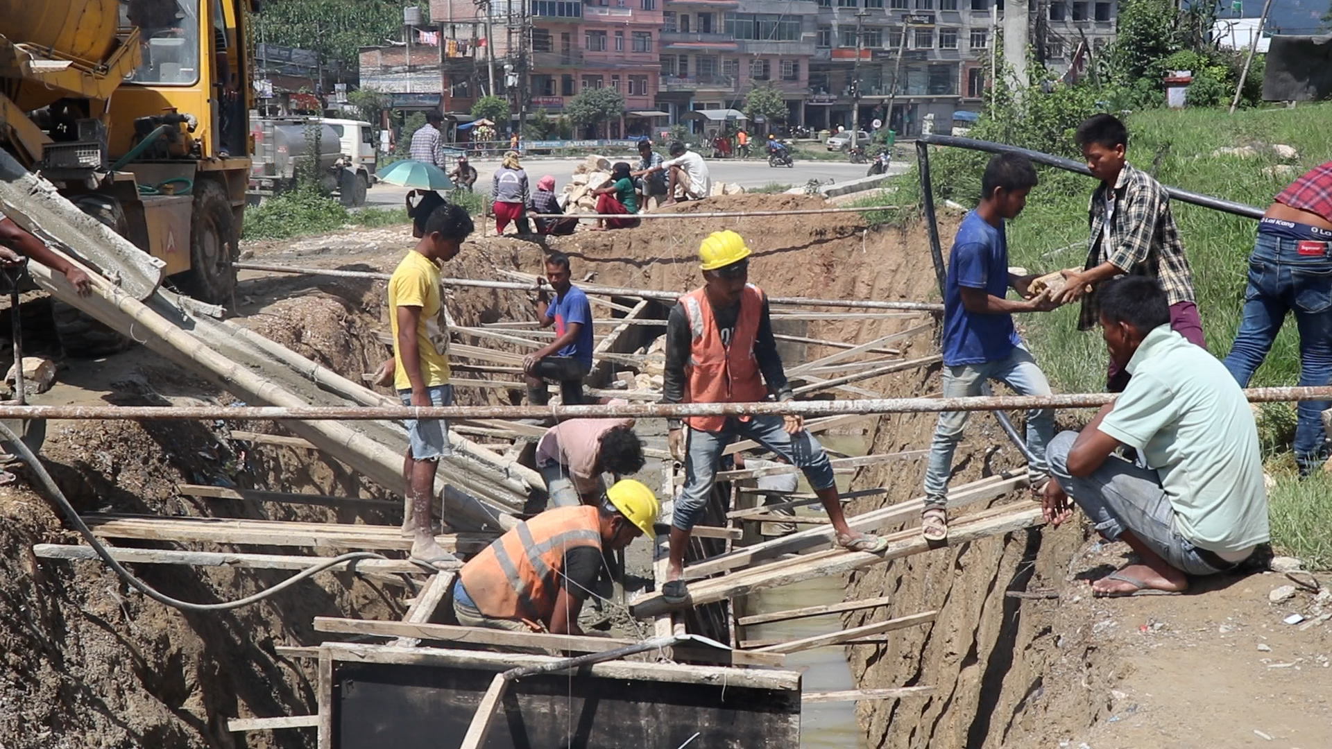 अरनिको राजमार्गअन्तर्गत धुलिखेल सडक विस्तारको काम तीव्र