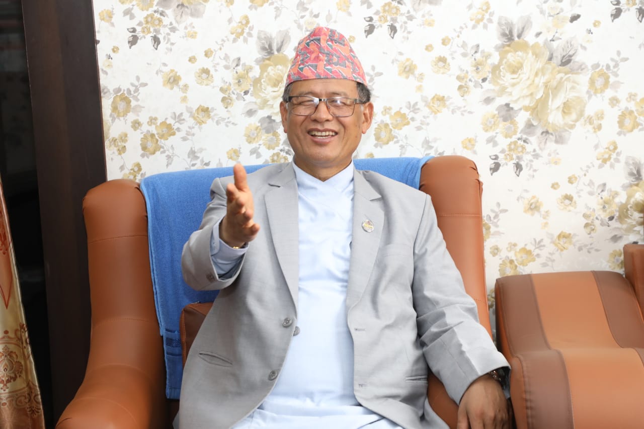 संविधानलाई समृद्धिसँग जोड्नुपर्छ : कानुनमन्त्री गुरुङ