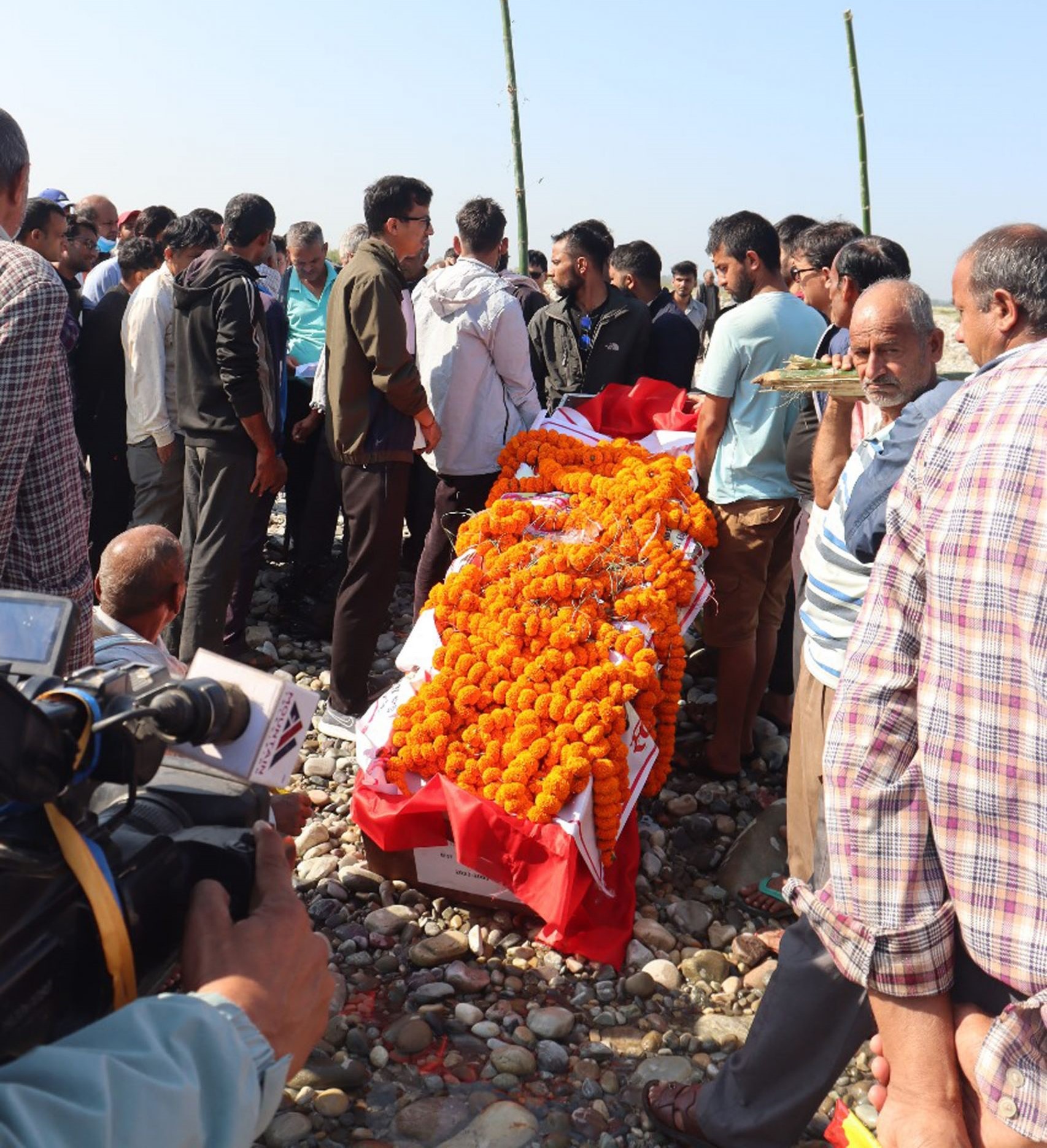 इजरायल पुगेका दीपेशको शव निम्बुखेडा पुगेपछि परिवारसँगै सिङ्गो टोल शोकमा डुब्यो