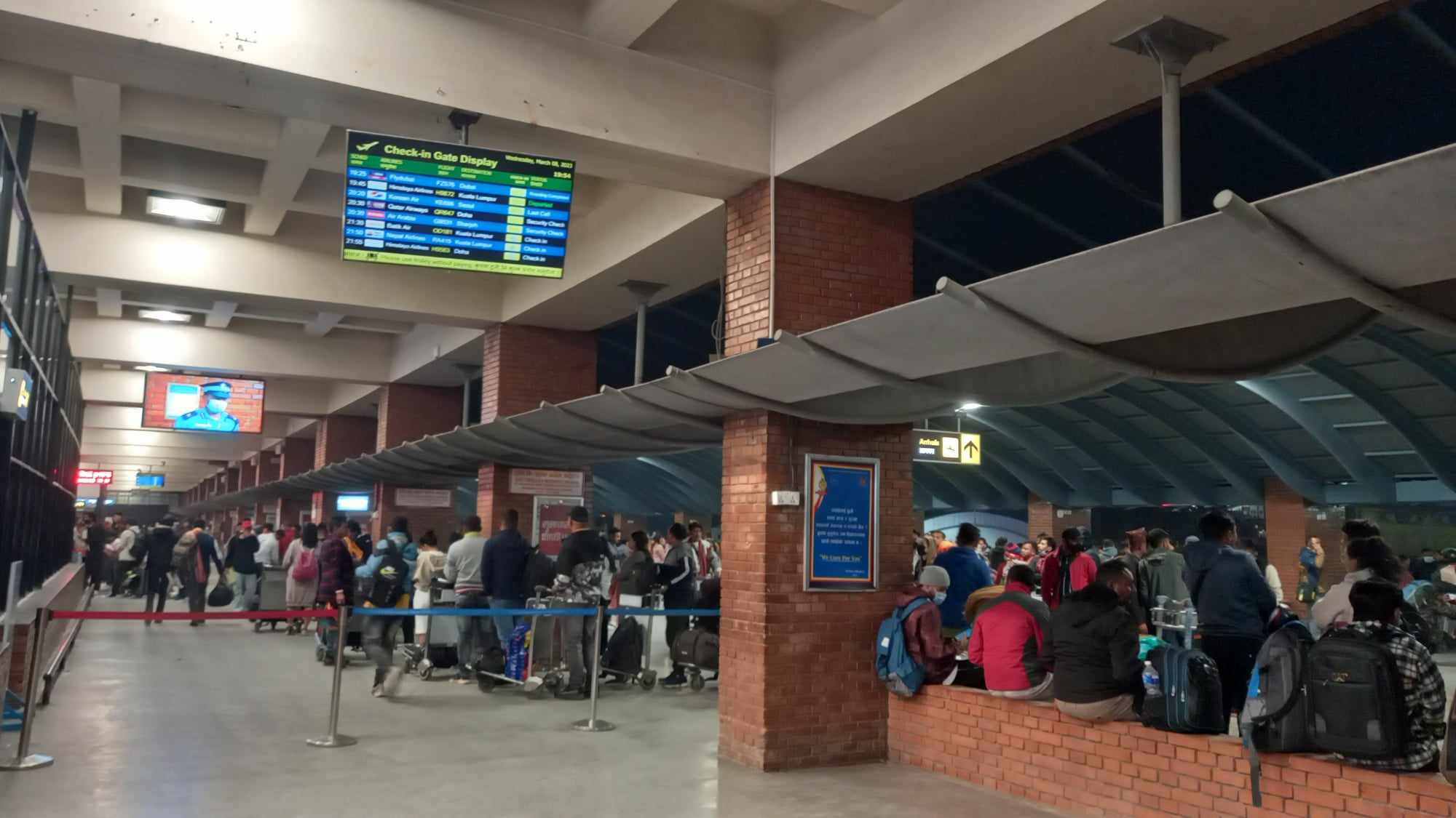 दक्ष नेपाली युवा विदेशतिर