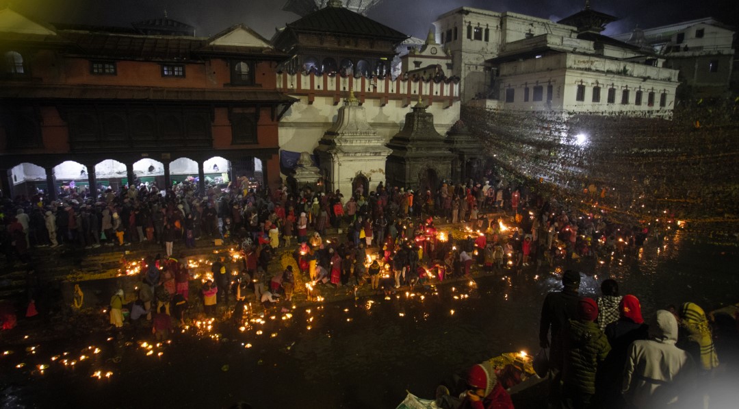 आज बालाचतुर्दशी- पशुपतिमा सतबीज छर्नेको भीड
